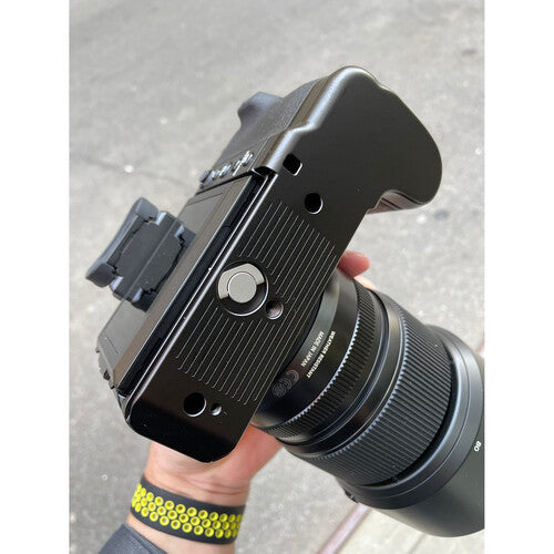 gfx100s用　MHG-GFX s富士フイルム　純正プレート Fujifilm MHG-GFX S Metal Handgrip for GFX100S | ExcellentPhoto.ca