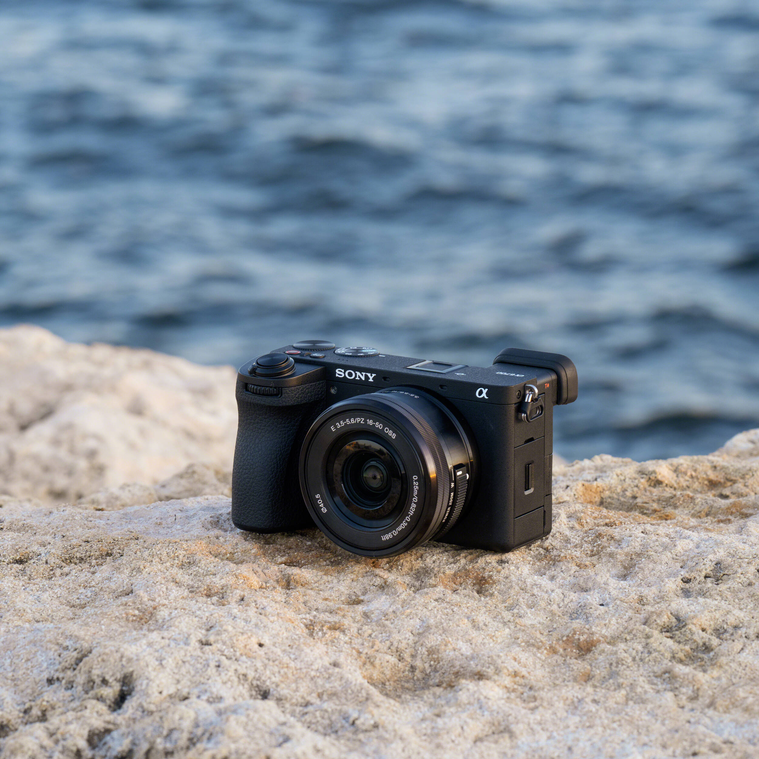 Sony a6700 APS-C Mirrorless Camera with 18-135mm Lens | ExcellentPhoto