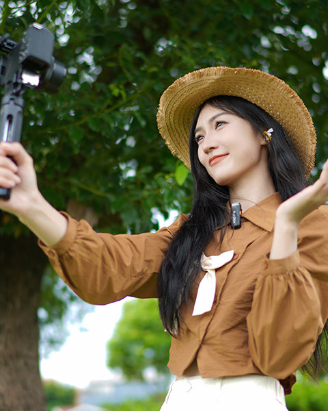 Godox WEC Wireless Microphone System for Cameras and Mobile Devices (2.4 GHz)