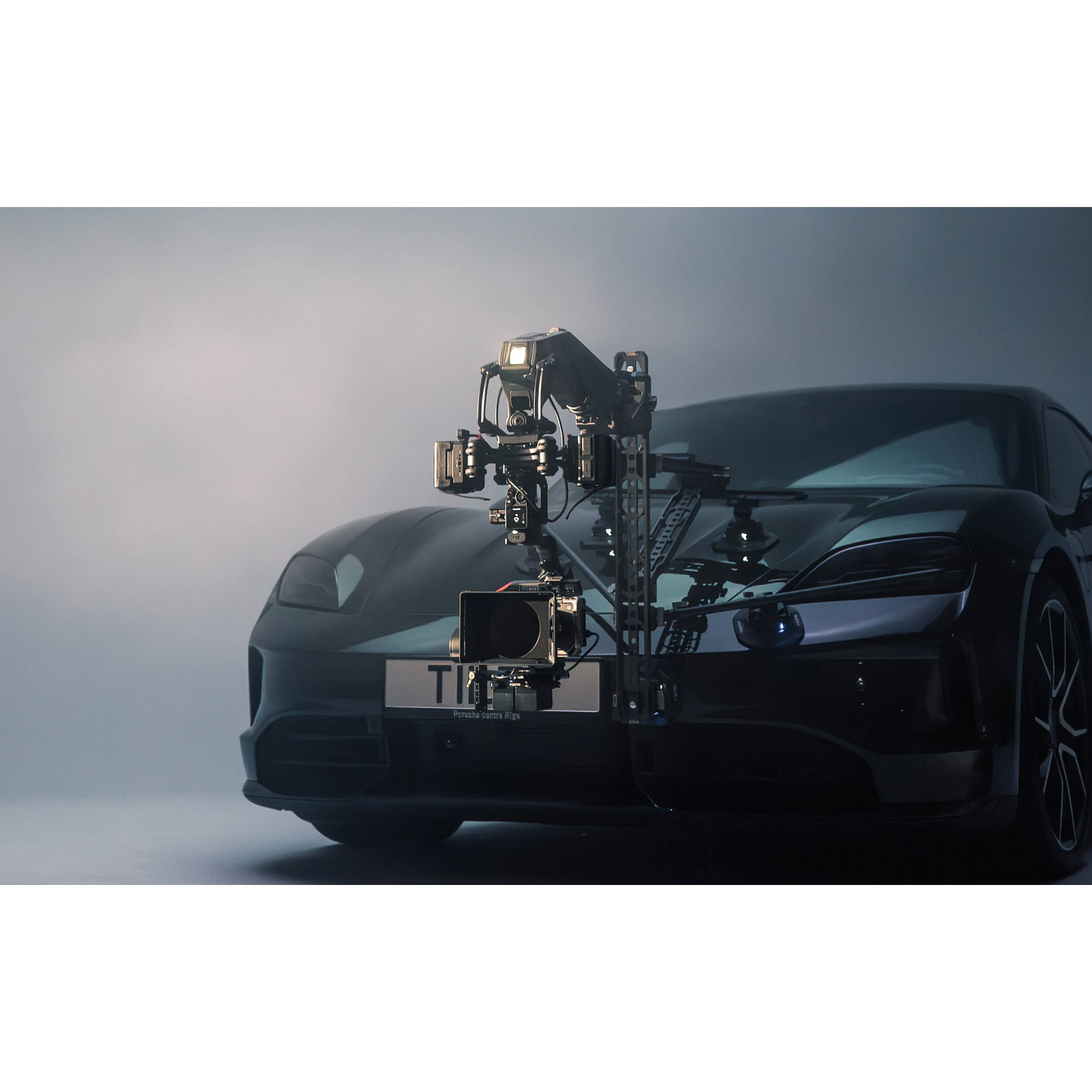 Tilta Hydra Alien Pro with Electronic Suction Cup Kit (V-Mount)