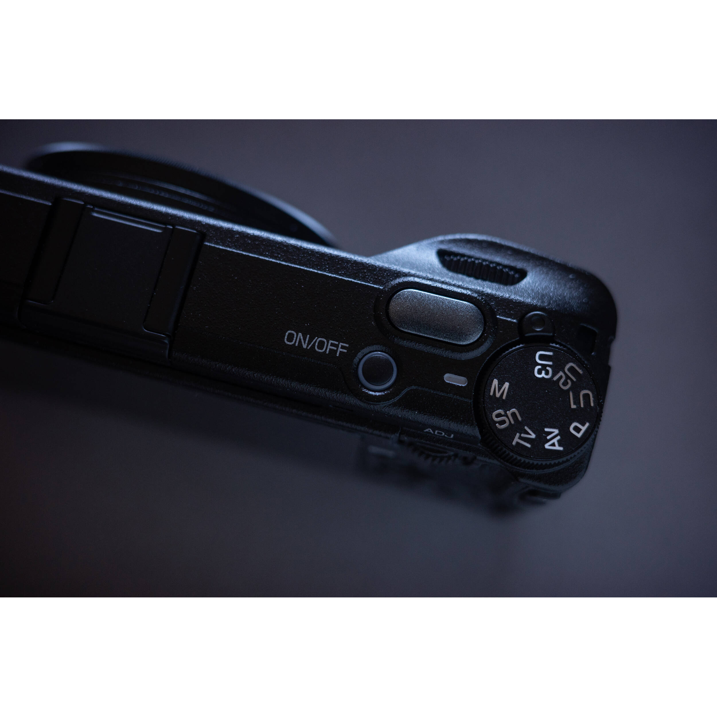 Ricoh GR IV HDF Digital Camera | ExcellentPhoto.ca