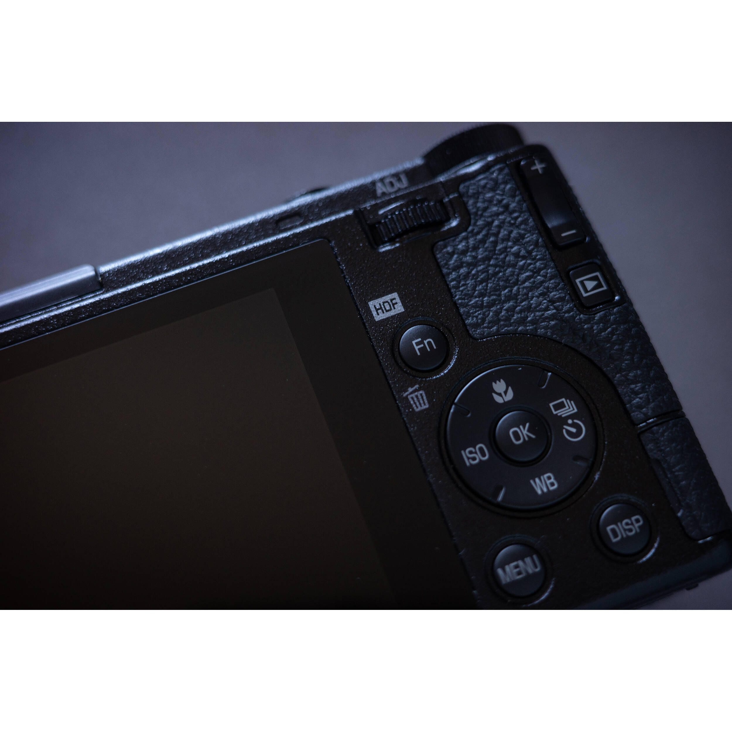 Ricoh GR IV HDF Digital Camera | ExcellentPhoto.ca