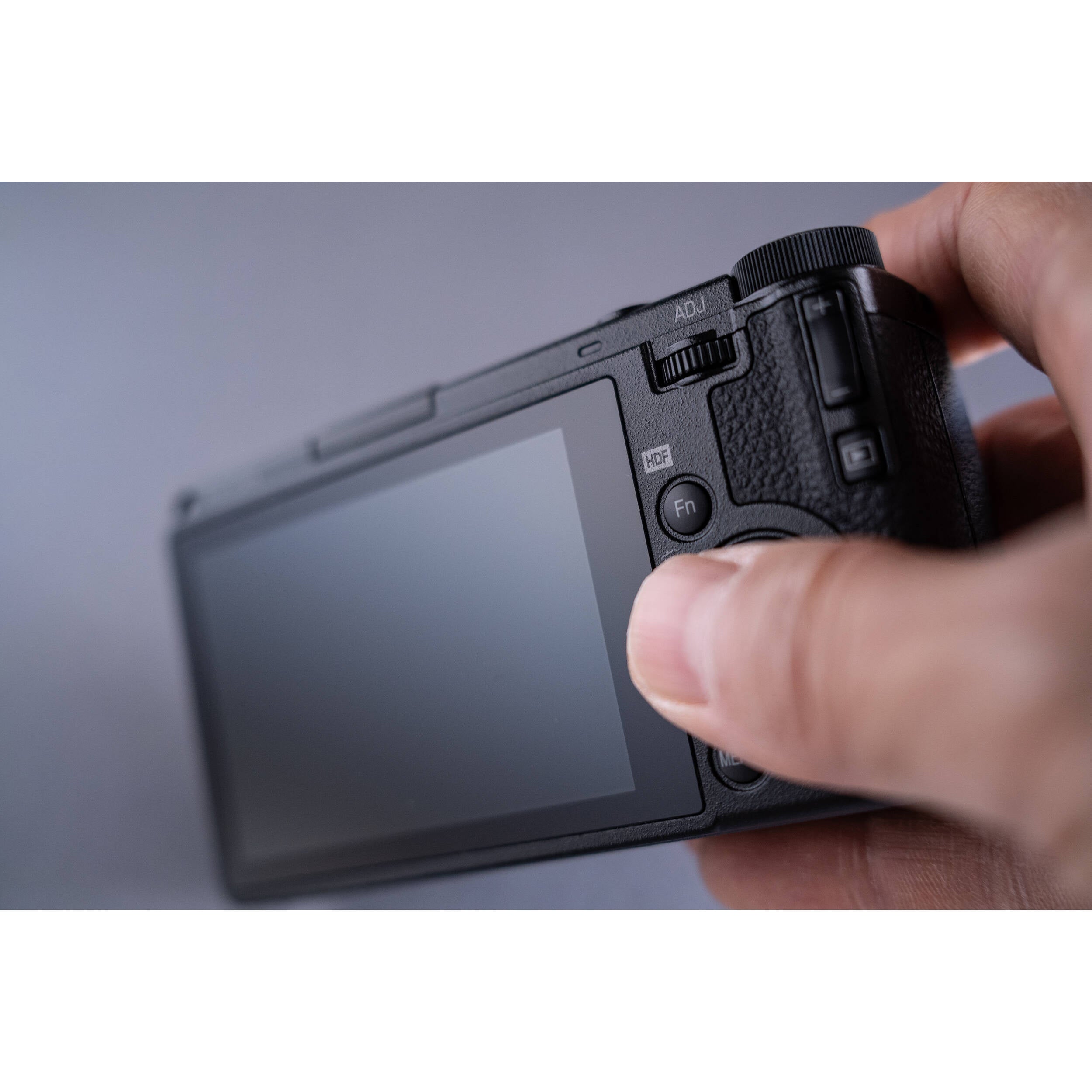 Ricoh GR IV HDF Digital Camera | ExcellentPhoto.ca