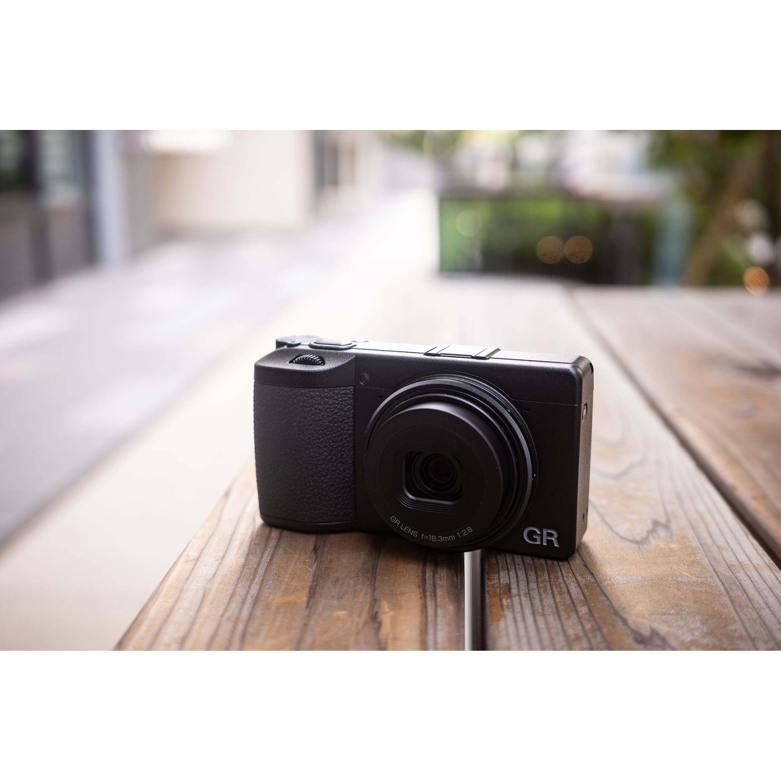 Ricoh GR IV HDF Digital Camera | ExcellentPhoto.ca
