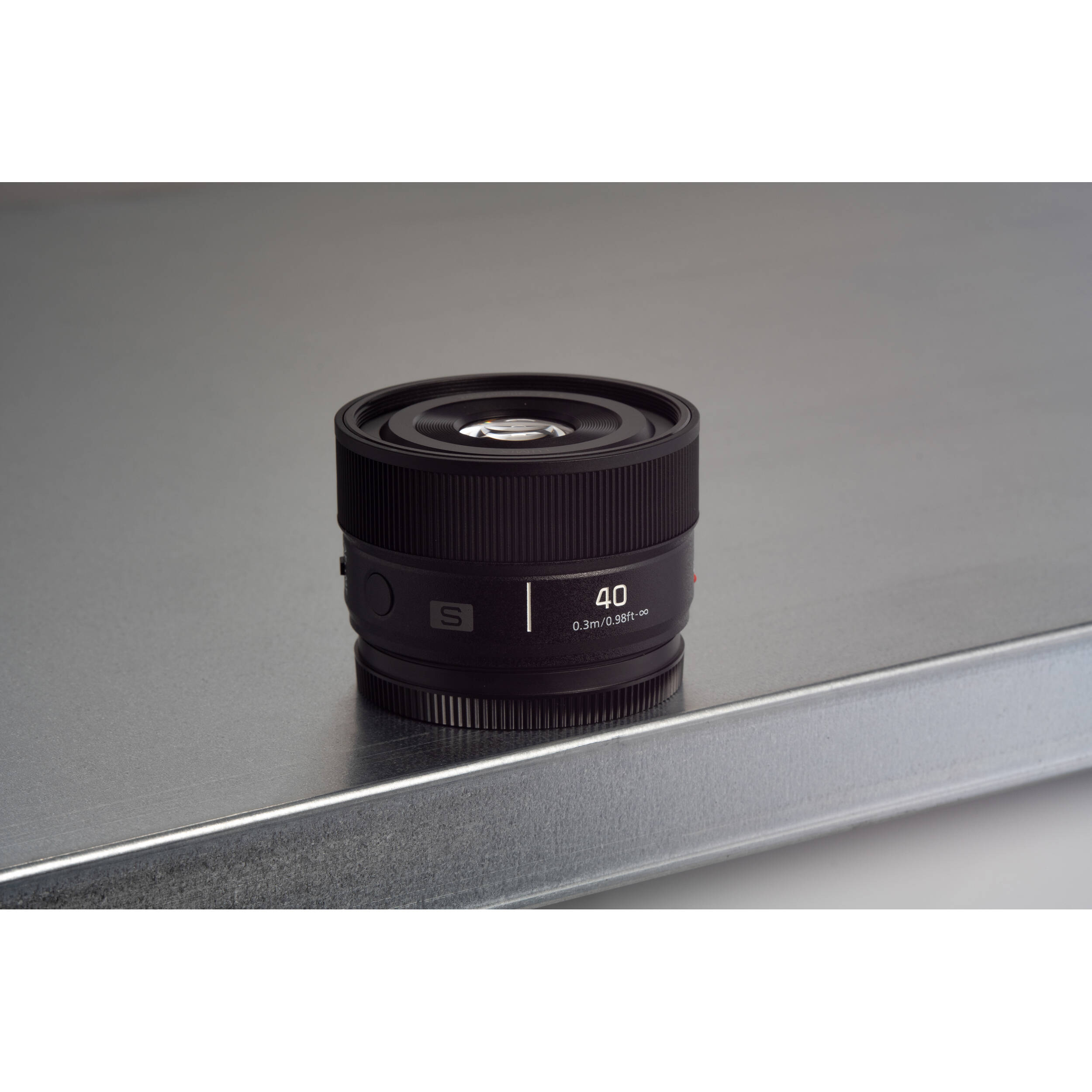 Panasonic LUMIX S 40mm f/2 Lens (Black)