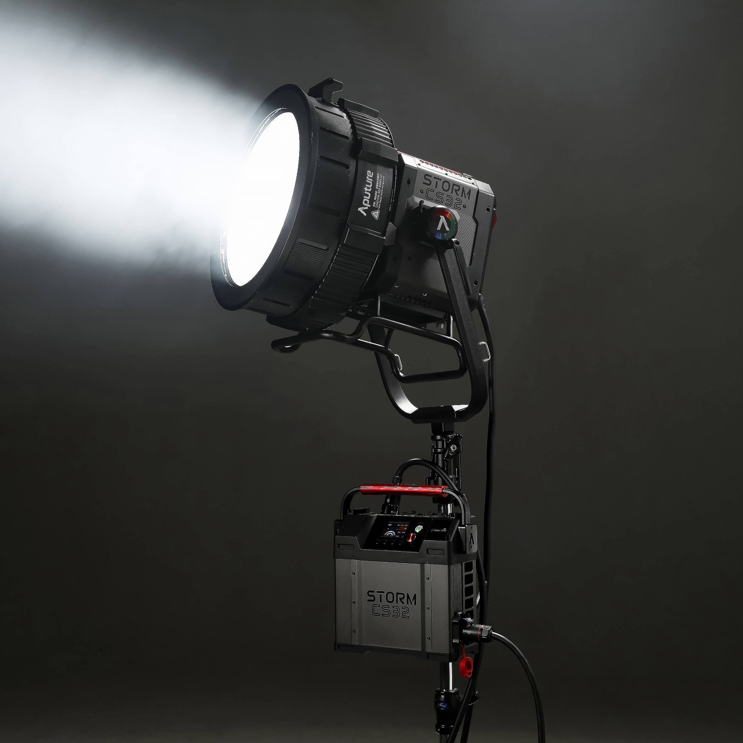Aputure STORM CS32 Tunable Color LED Monolight (Flight Case Kit)