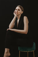 Westcott X-Drop Wrinkle-Resistant Backdrop - Rich Black Sweep (5' x 12')