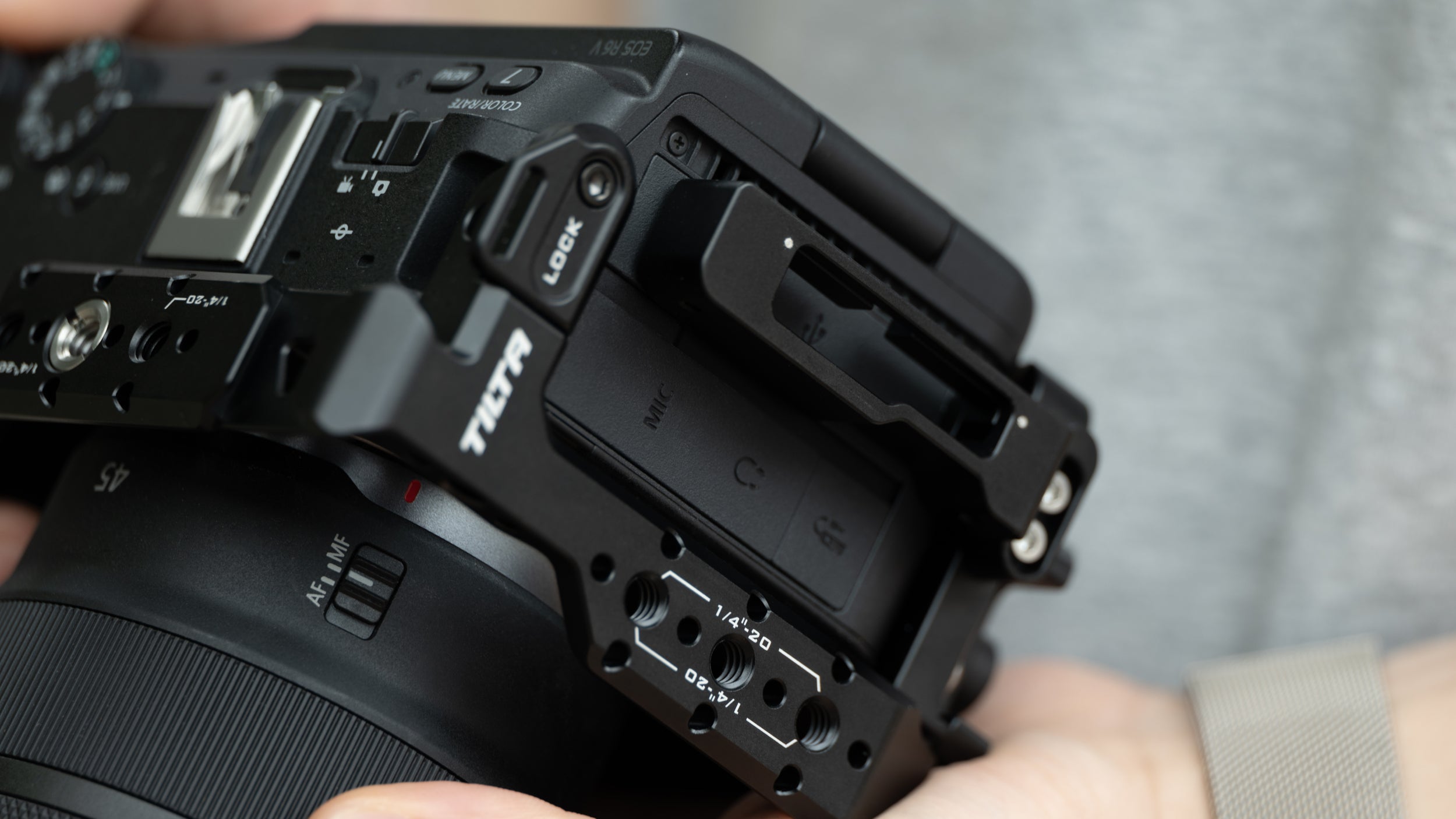 Tilta HDMI Cable Clamp for Canon R6 V - Black
