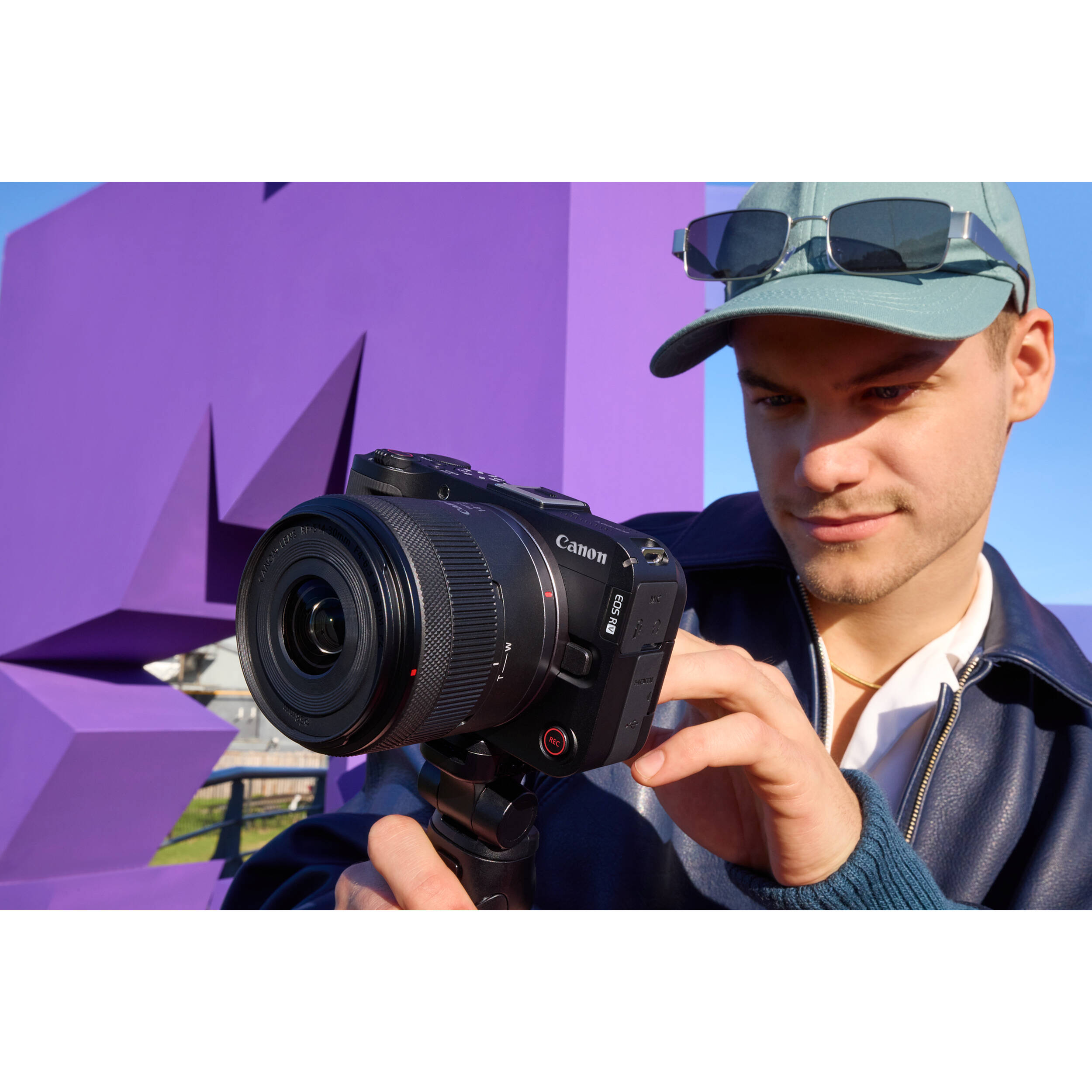 Canon EOS R50 V Mirrorless Camera with 14-30mm f/4-6.3 Lens