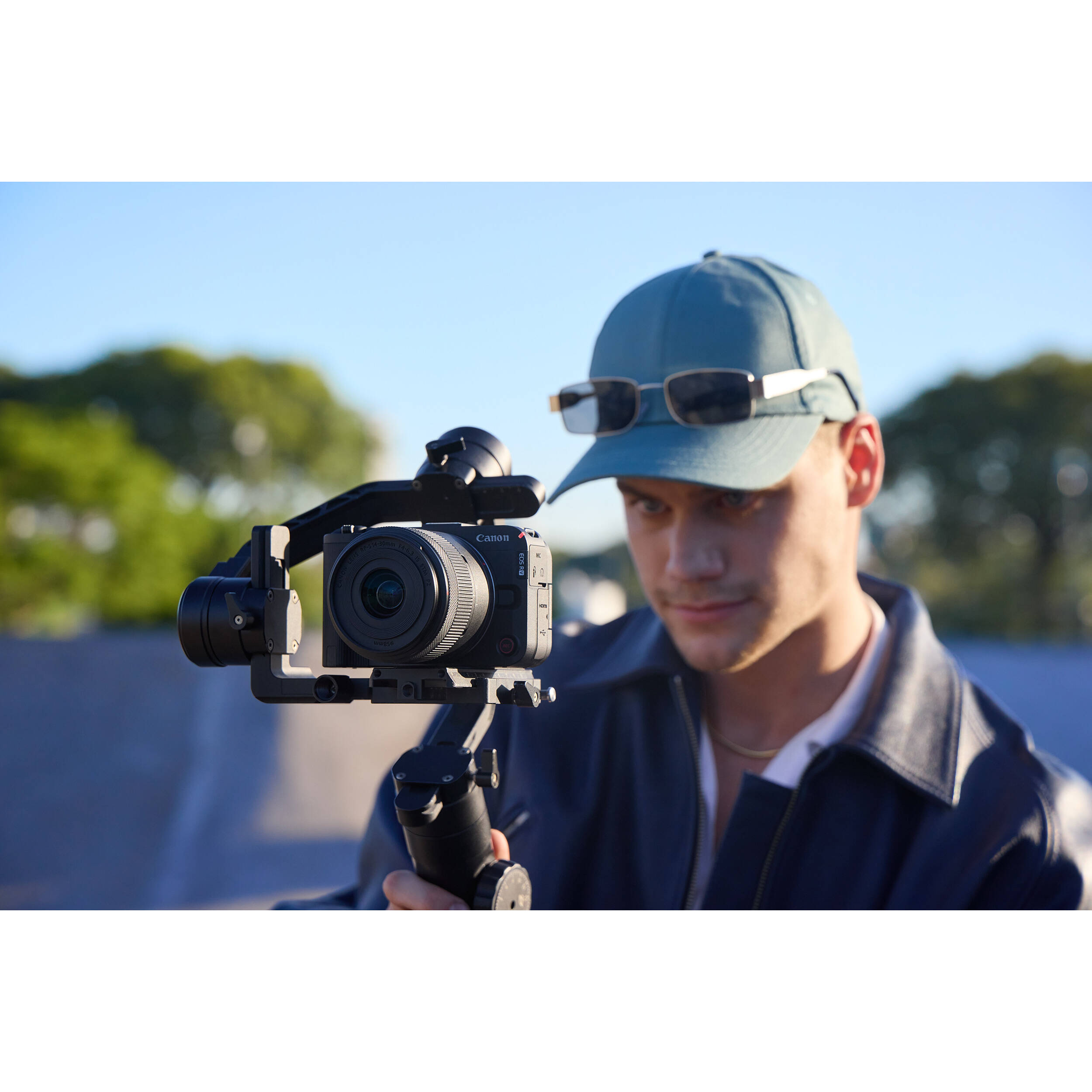 Canon EOS R50 V Mirrorless Camera with 14-30mm f/4-6.3 Lens