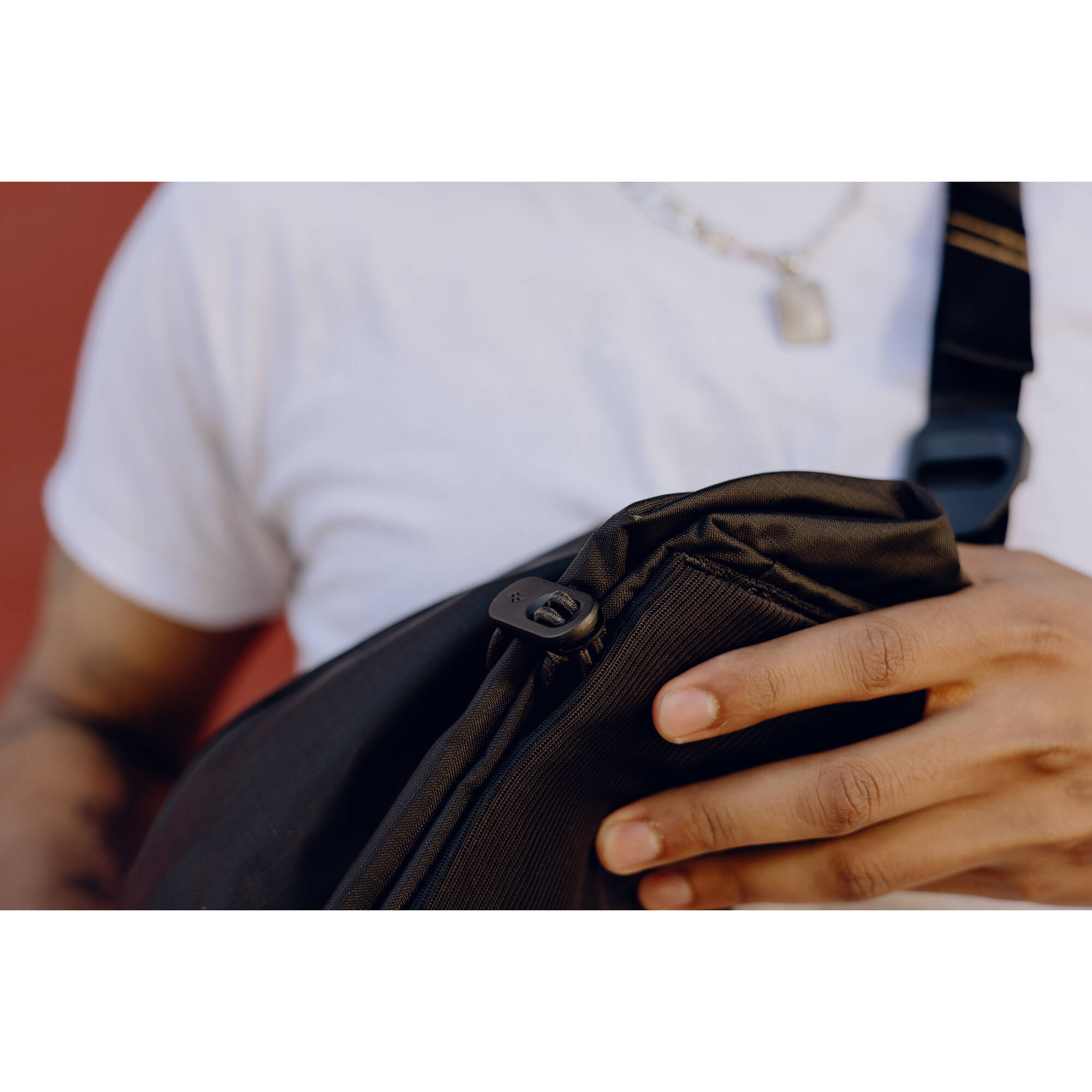 Peak Design Outdoor Sling 7L - Black | ExcellentPhoto.ca