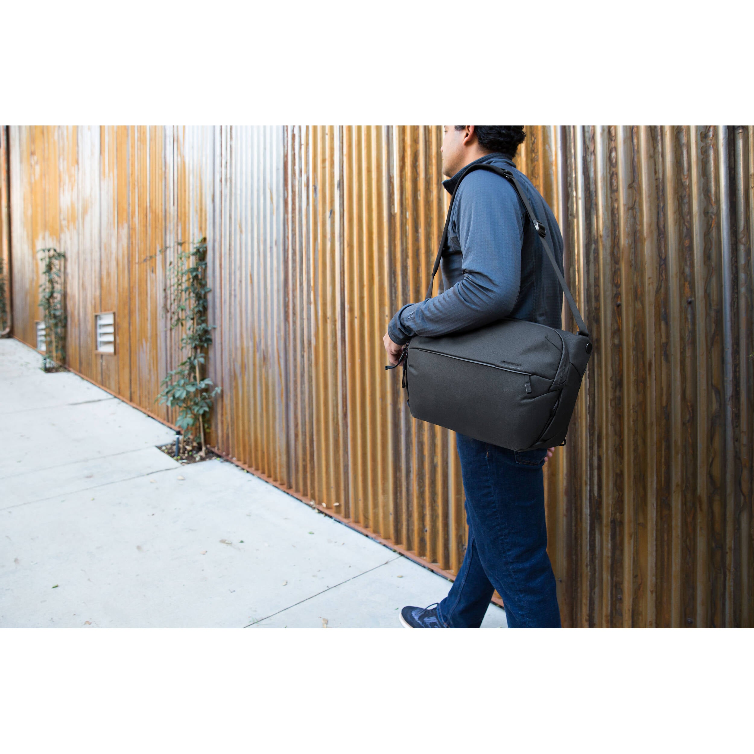Peak Design Everyday Sling (Black, 10L)