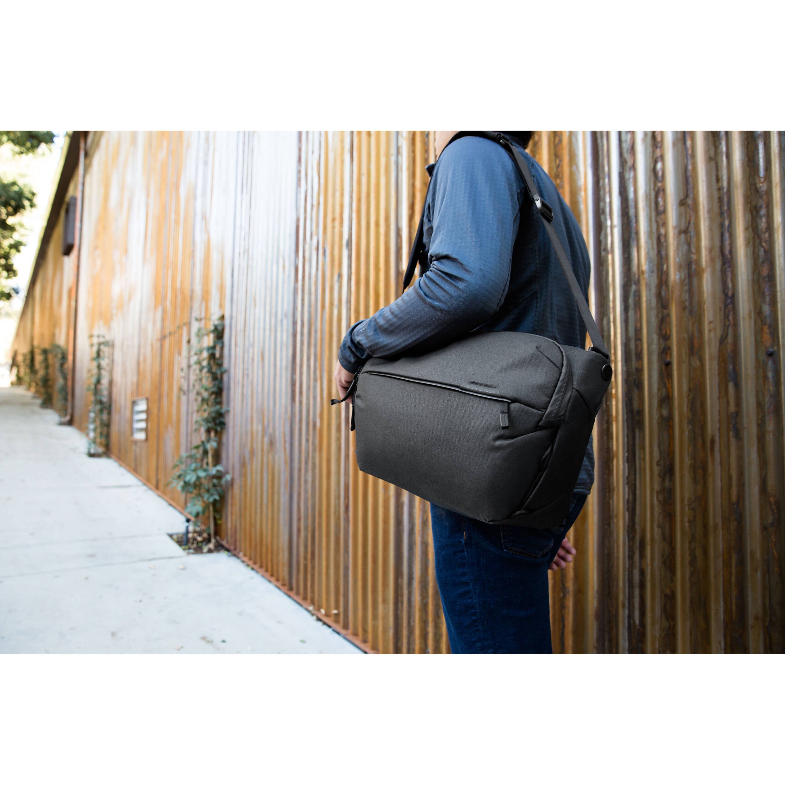 Peak Design Everyday Sling (Black, 10L)