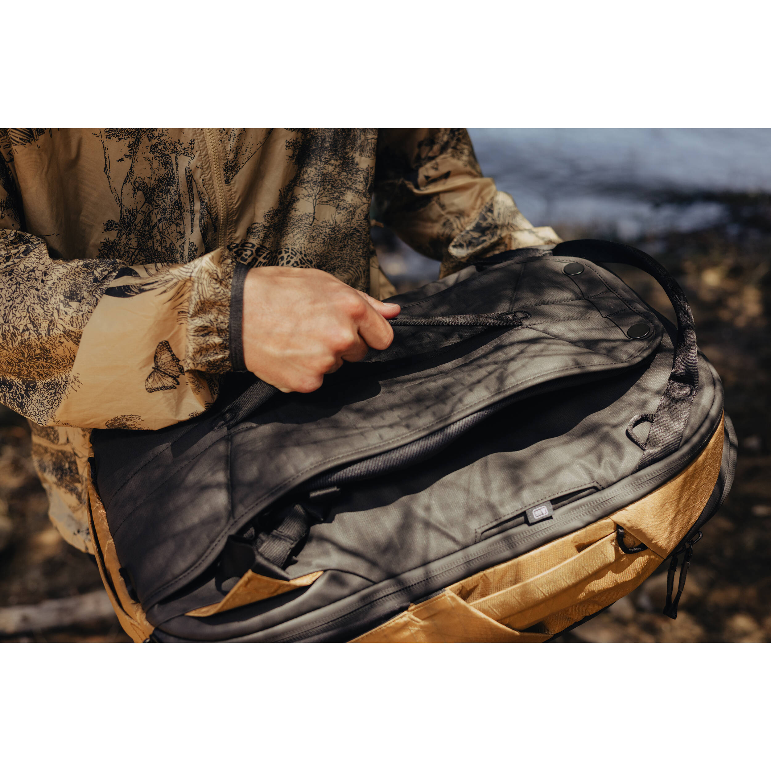 Peak Design 30L travel backpack - Coyote