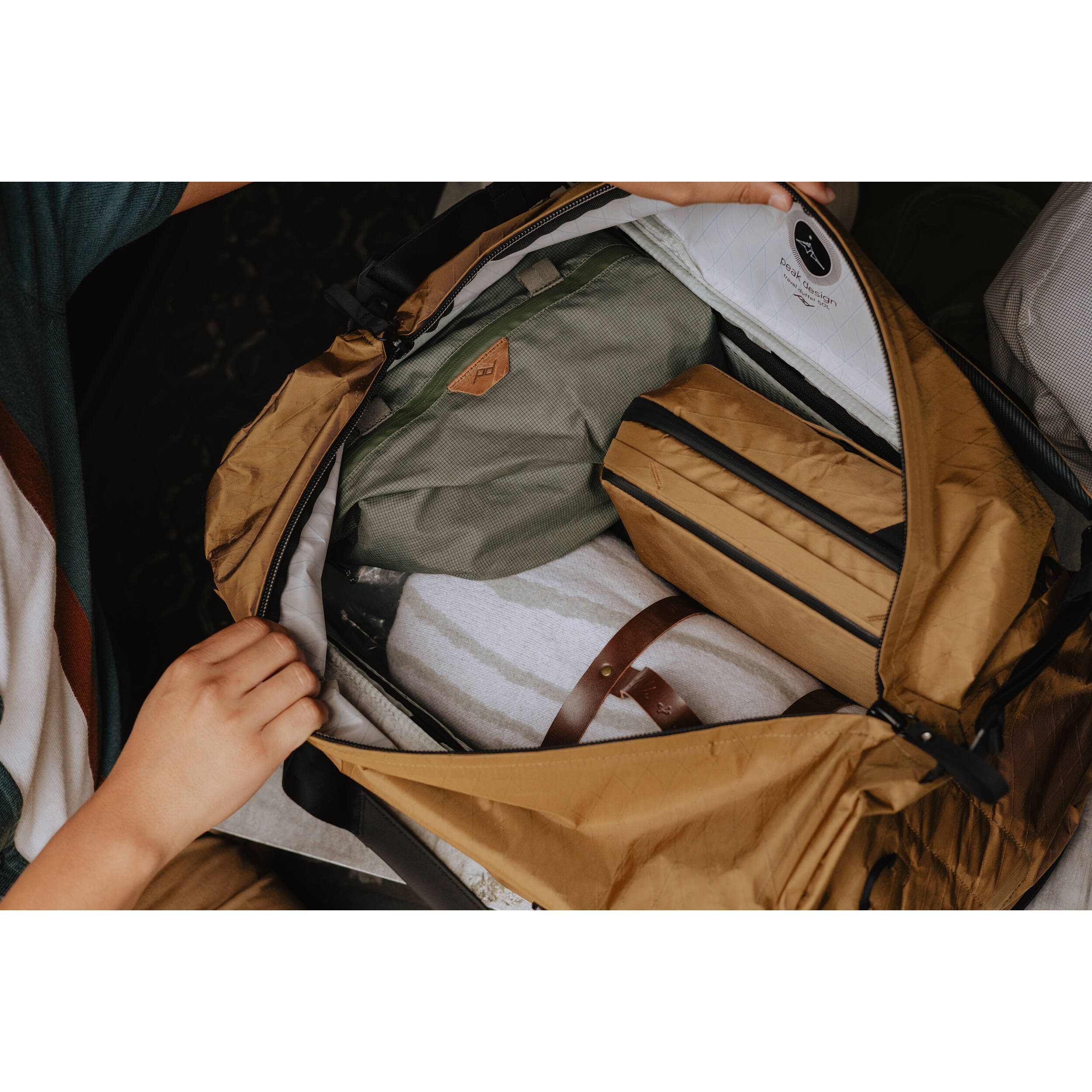 Peak Design Travel Duffel (Coyote, 50L)