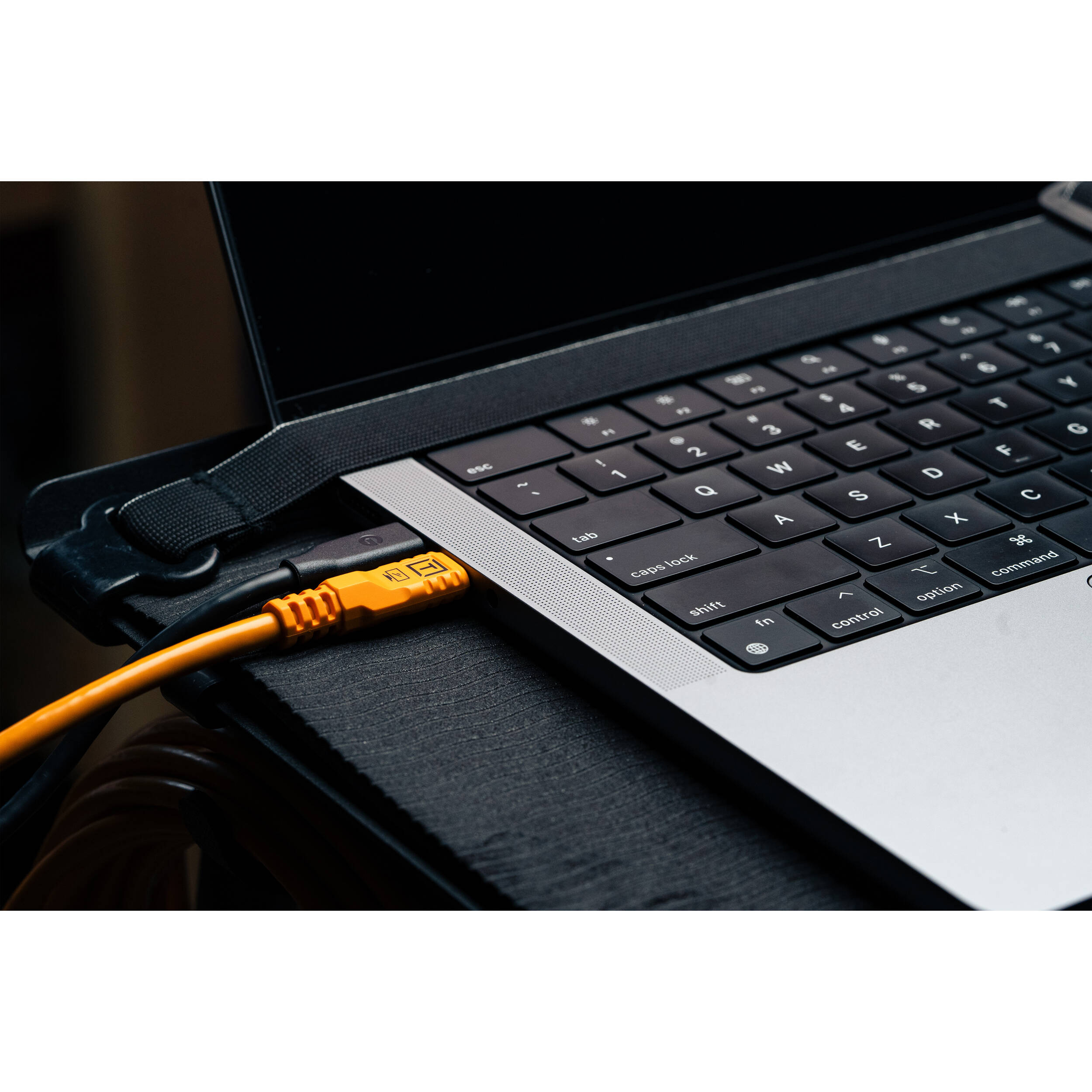 Tether Tools TetherPro Optima USB-C Cable (31', High-Visibility Orange, Right-Angle) - Open Box