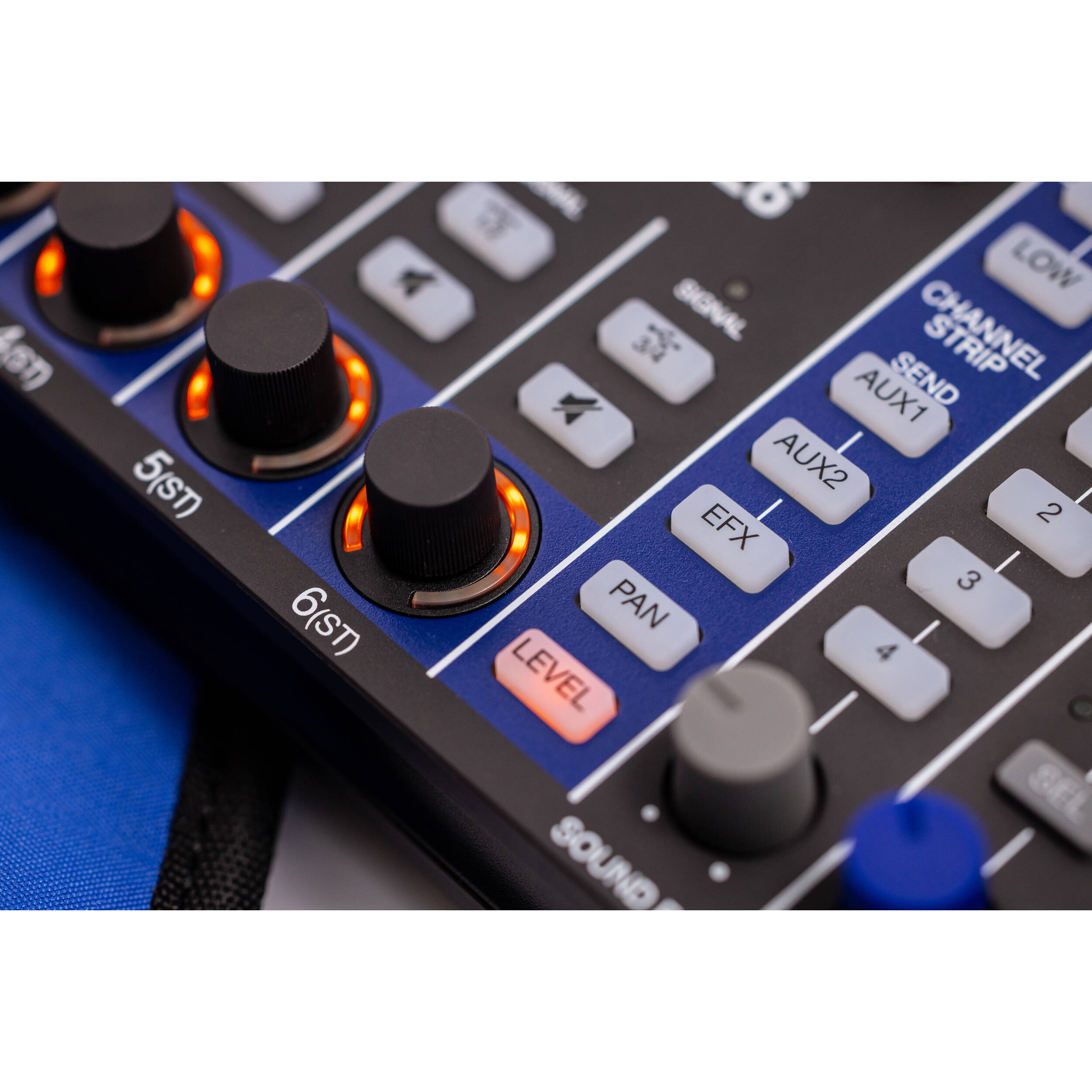 Zoom LiveTrak L-6 Portable 6-Channel Digital Mixer & Recorder