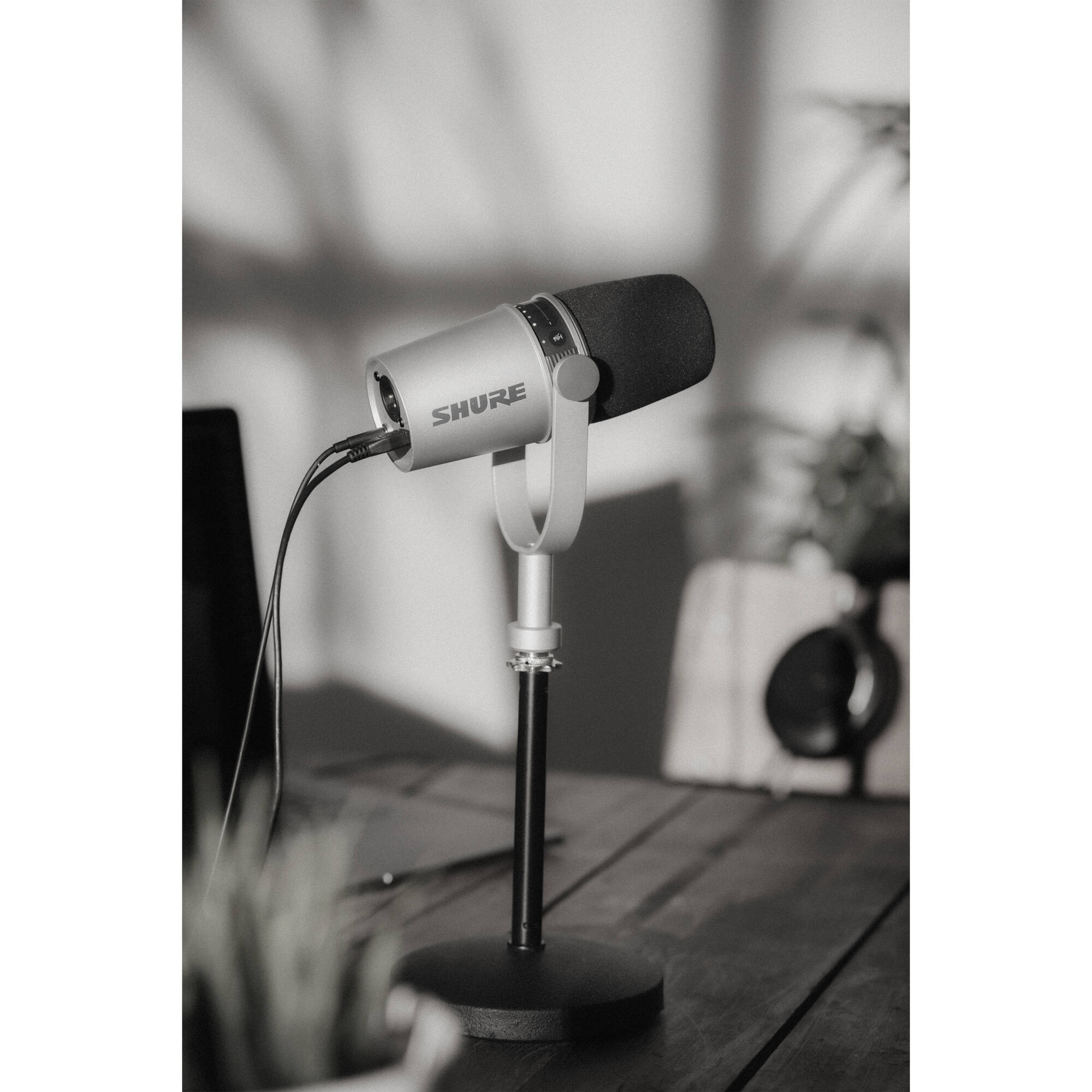 SHURE MV7 シルバー SHURE 【現物写真】MOTIV MV7-S-J (シルバー) ポッドキャスト