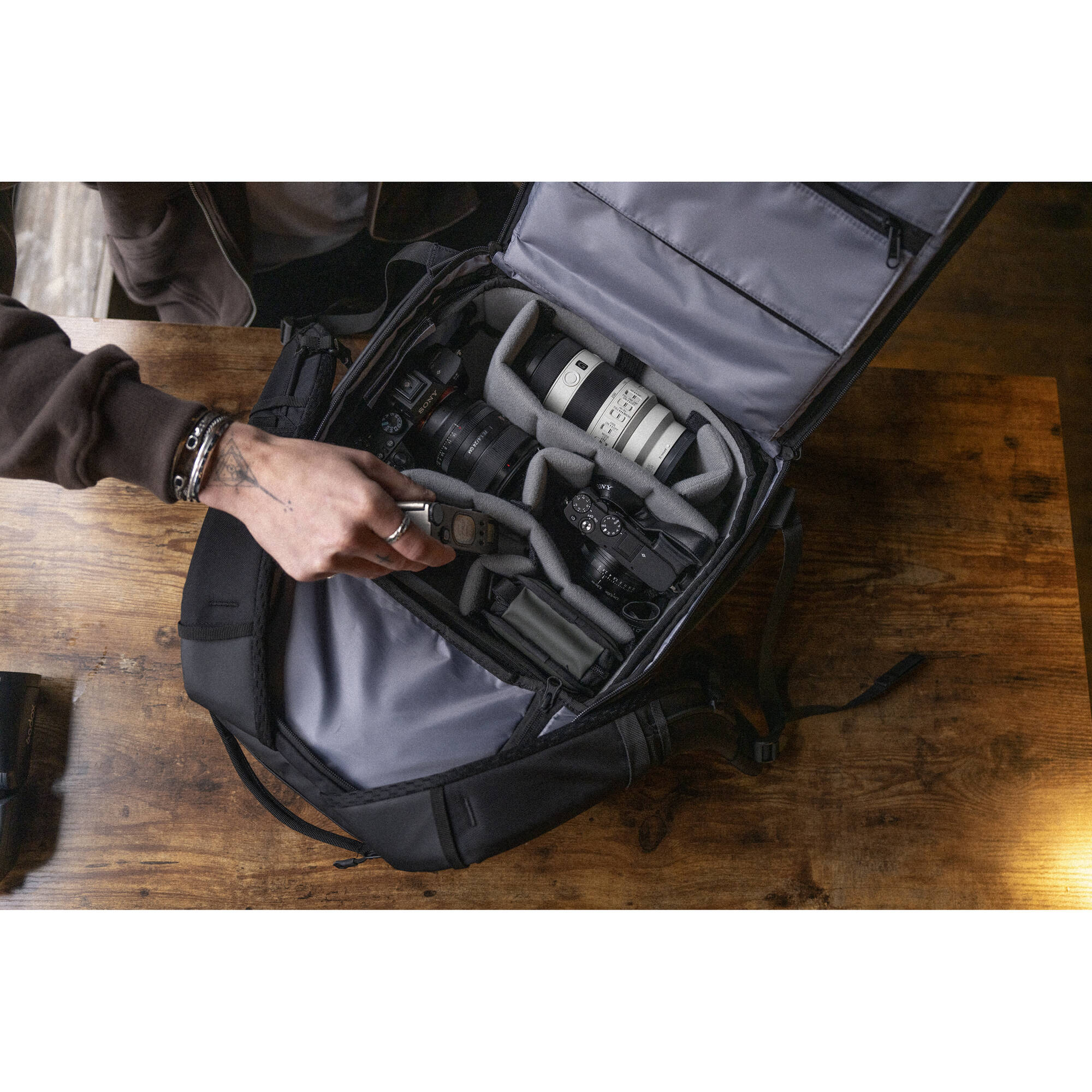 Wandrd PRVKE 31 Pocket Backpack Photo Bundle (Black)