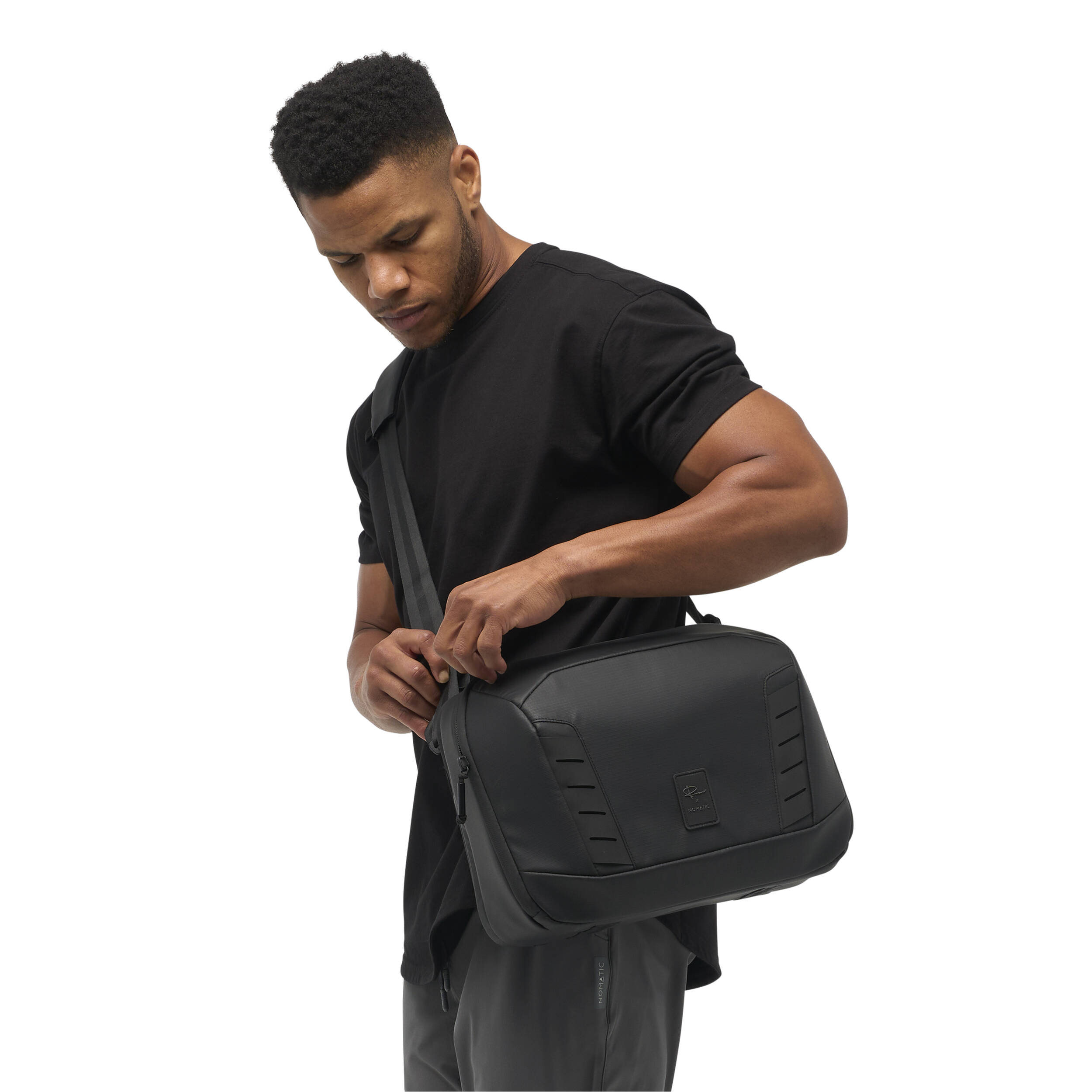 Nomatic McKinnon Camera Messenger 13L - Black