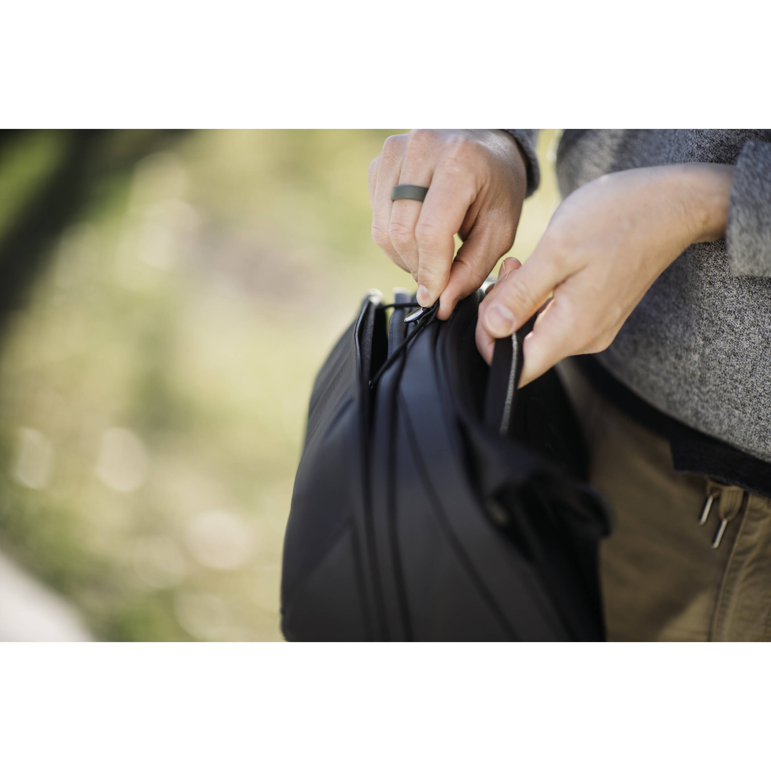 Nomatique McKinnon caméra Écharpe 8L - Noir