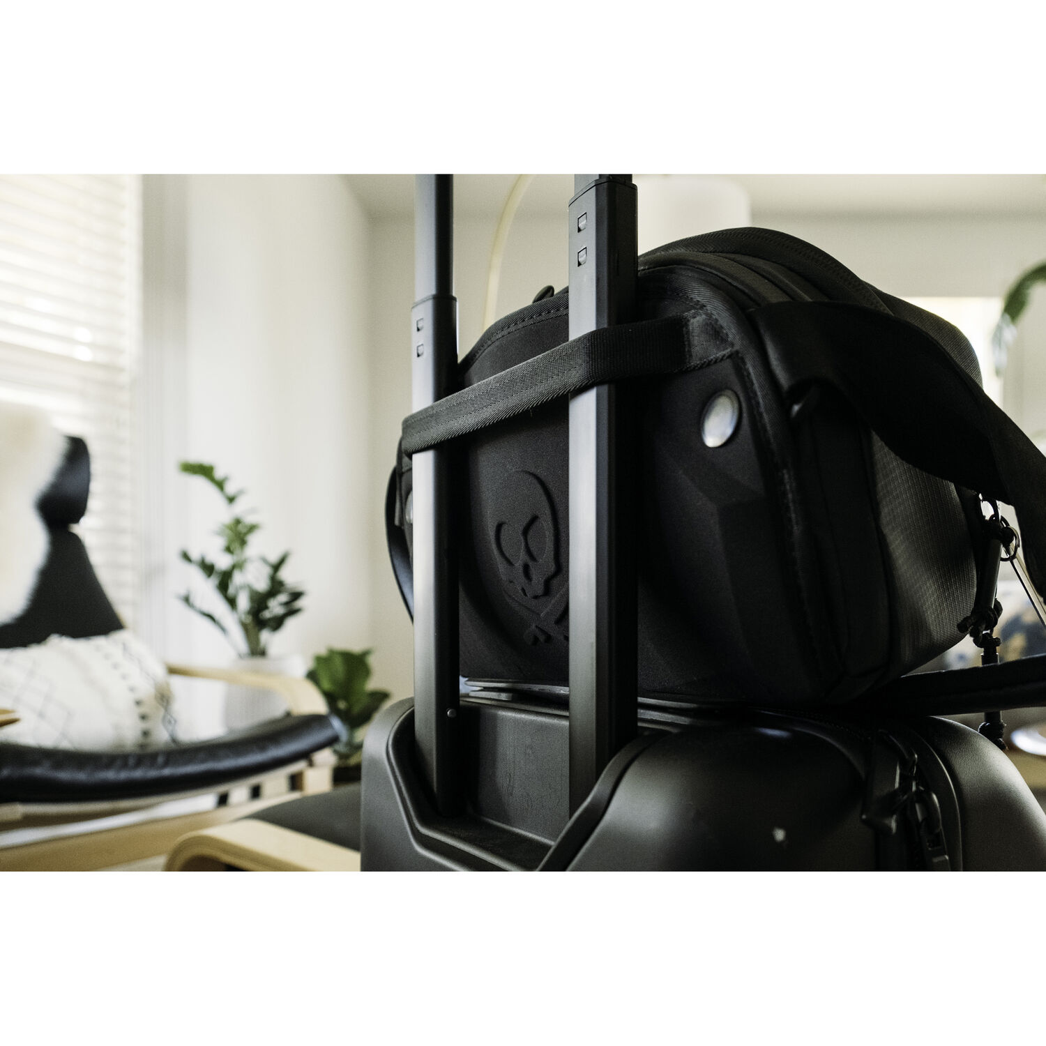 Nomatique McKinnon caméra Écharpe 8L - Noir