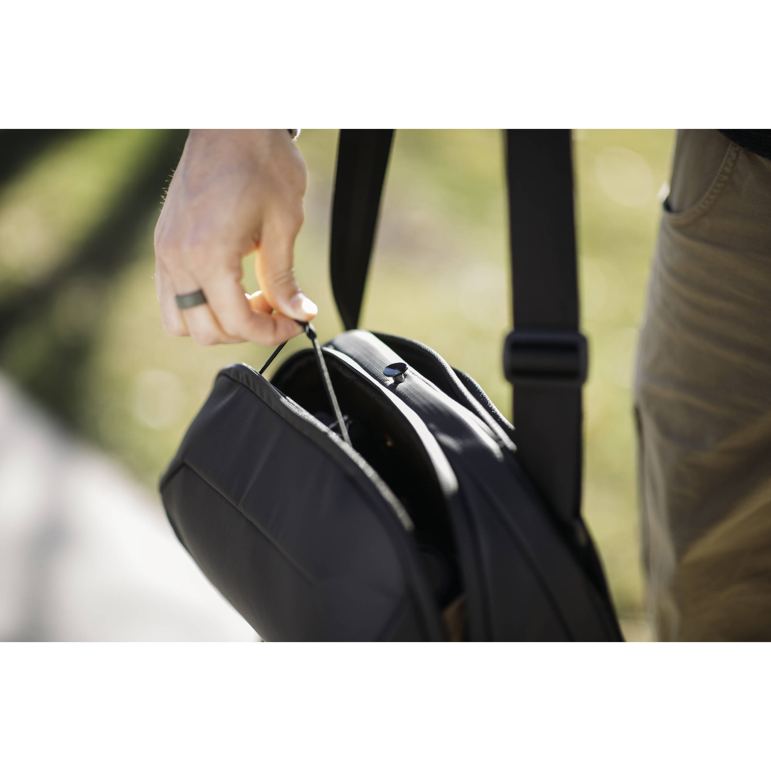 Nomatique McKinnon caméra Écharpe 8L - Noir