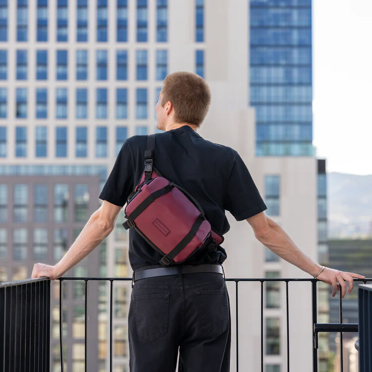 WANDRD ROGUE V2 Sling Bag (Rhone Burgundy, 6L)