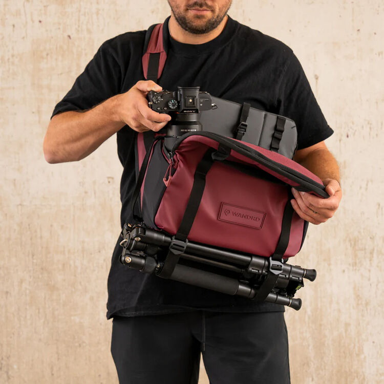 WANDRD ROGUE V2 Sling Bag (Rhone Burgundy, 9L)