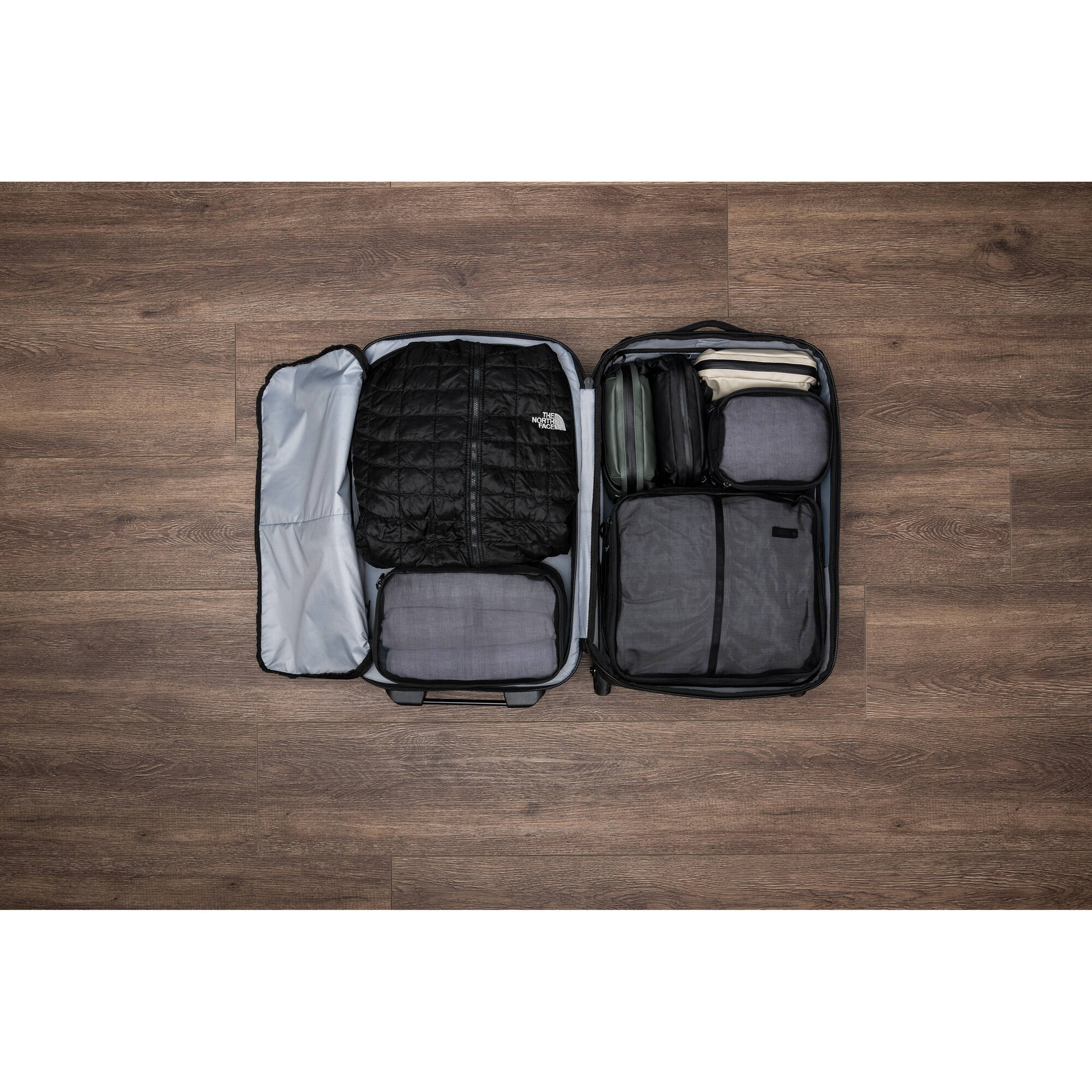 Sac à rouleaux de bagage à main Wandrd Transit - 40L - Black - Essential + Bundle