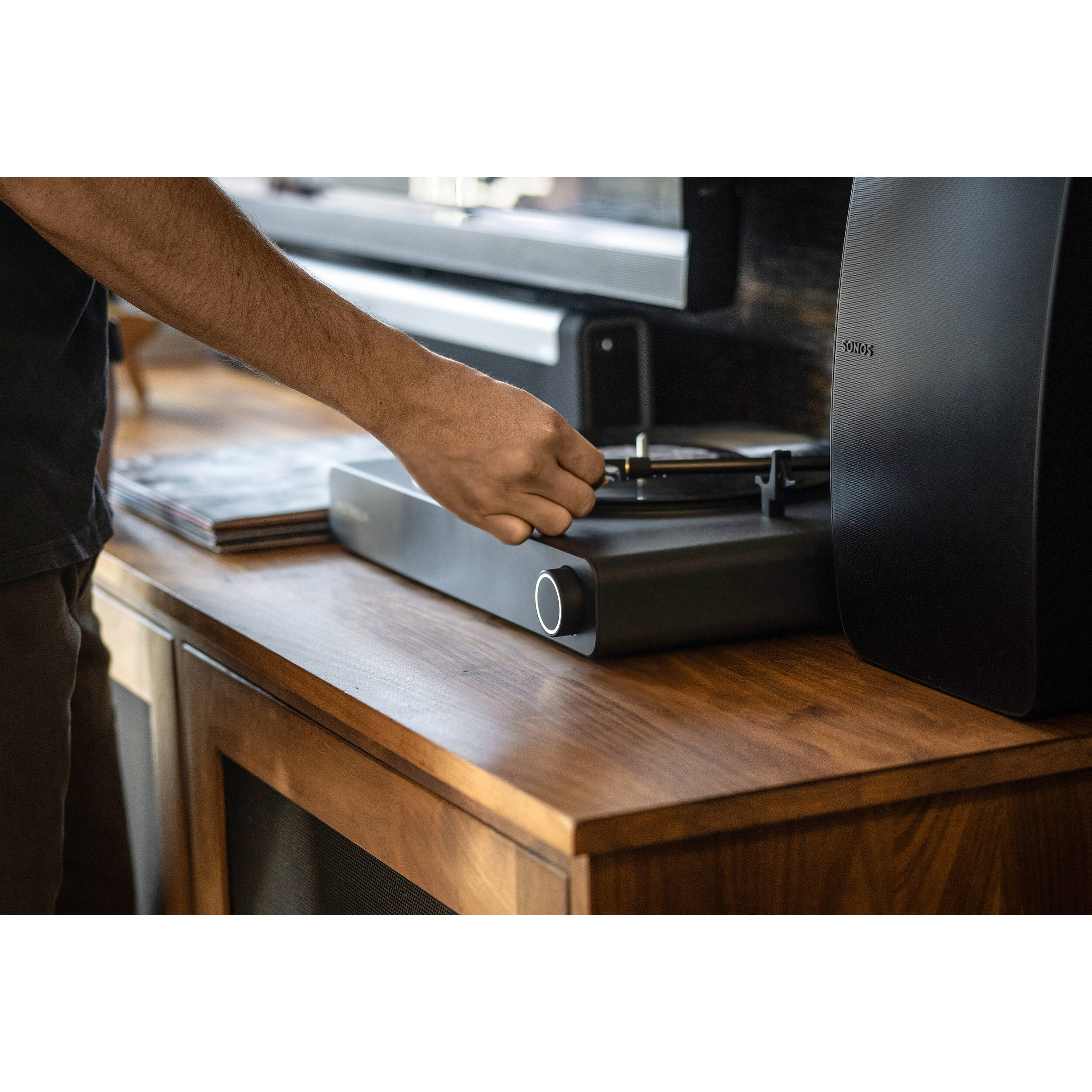 Victrola Stream Onyx Manual Two-Speed Turntable with Ortofon OM 5E & Sonos (Black)