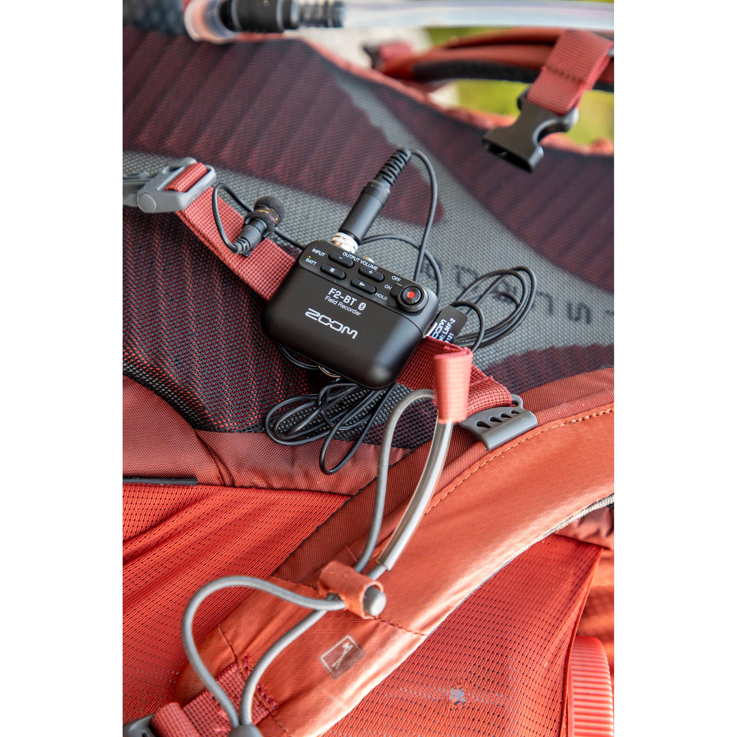 Enregistreur de terrain portable ultracompact Zoom F2 avec microphone Lavalier