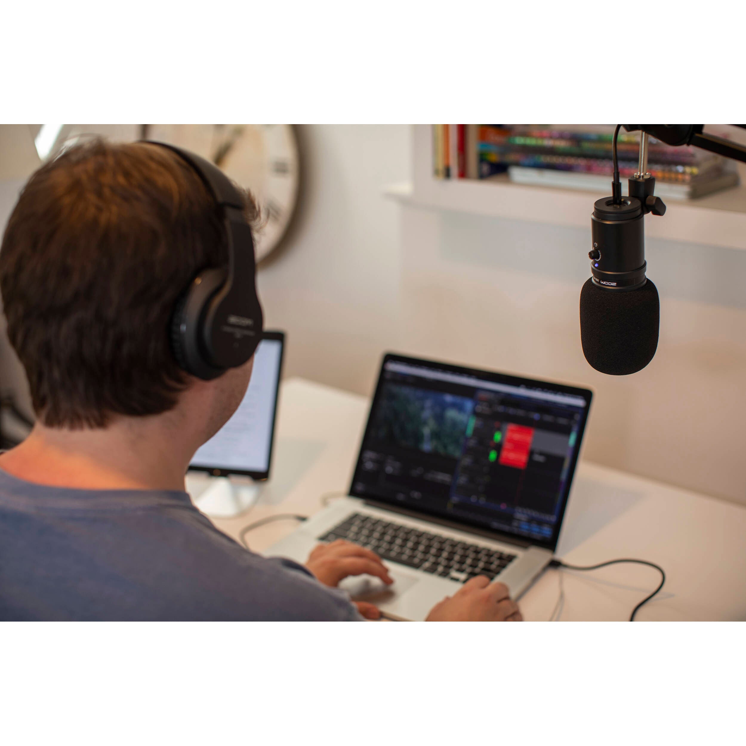 Zoom ZUM-2 Podcast Mic Pack with ZUM-2 Mic, Headphones, Desktop Stand, Cable & Windscreen