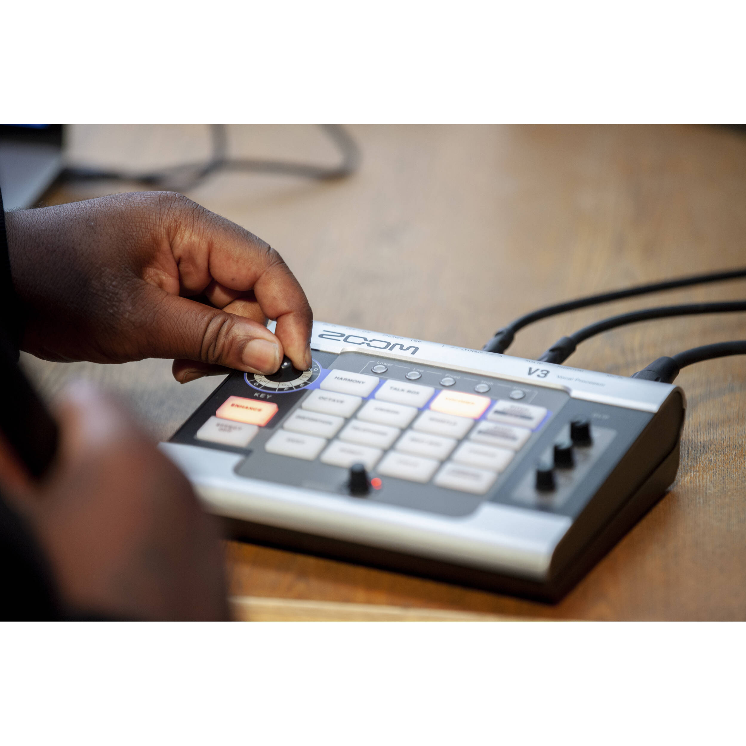 Zoom V3 Vocal Processor | Free Shipping in Canada