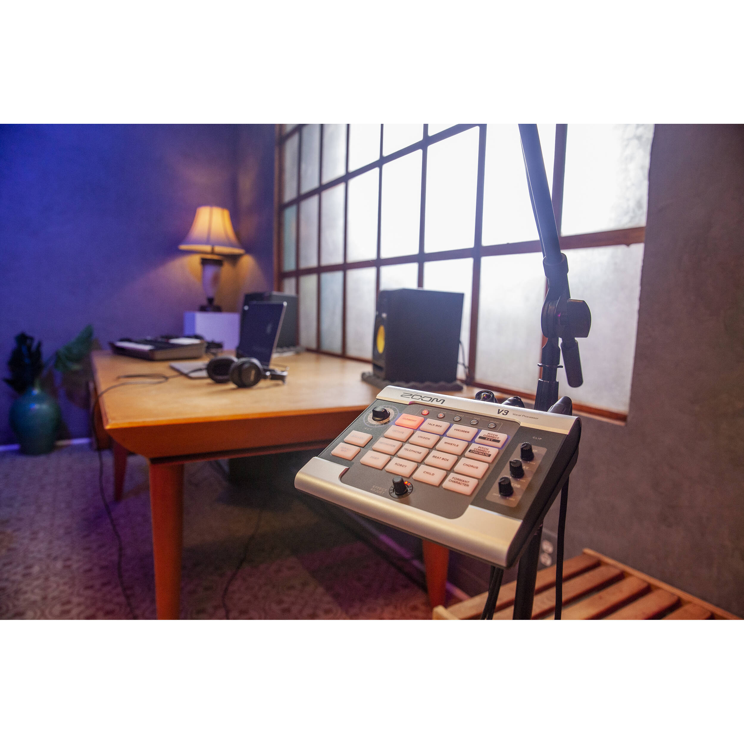 Zoom V3 Vocal Processor | Free Shipping in Canada