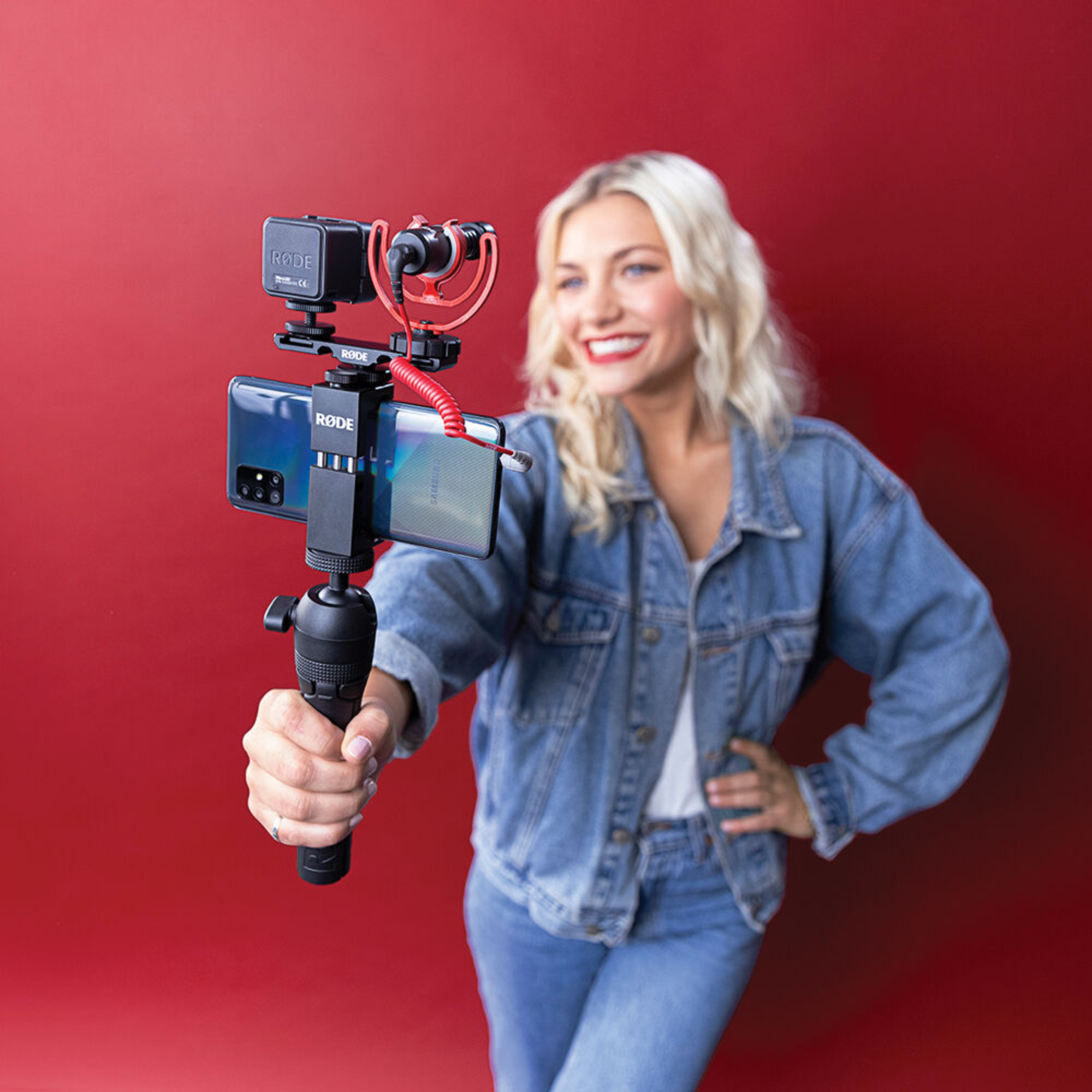 Rode Vlogger Kit, Includes VideoMicro,Tripod 2 , Smart Grip, MicroLED Light and Accessories - Universal