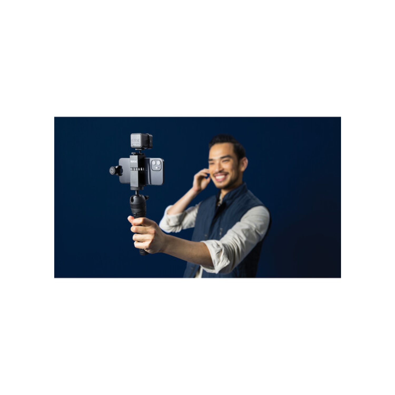 Kit Vlogger Rode - Videomic Me-L, Tripod 2, Smart Grip, LED Light & Accessories - Pour les appareils iOS